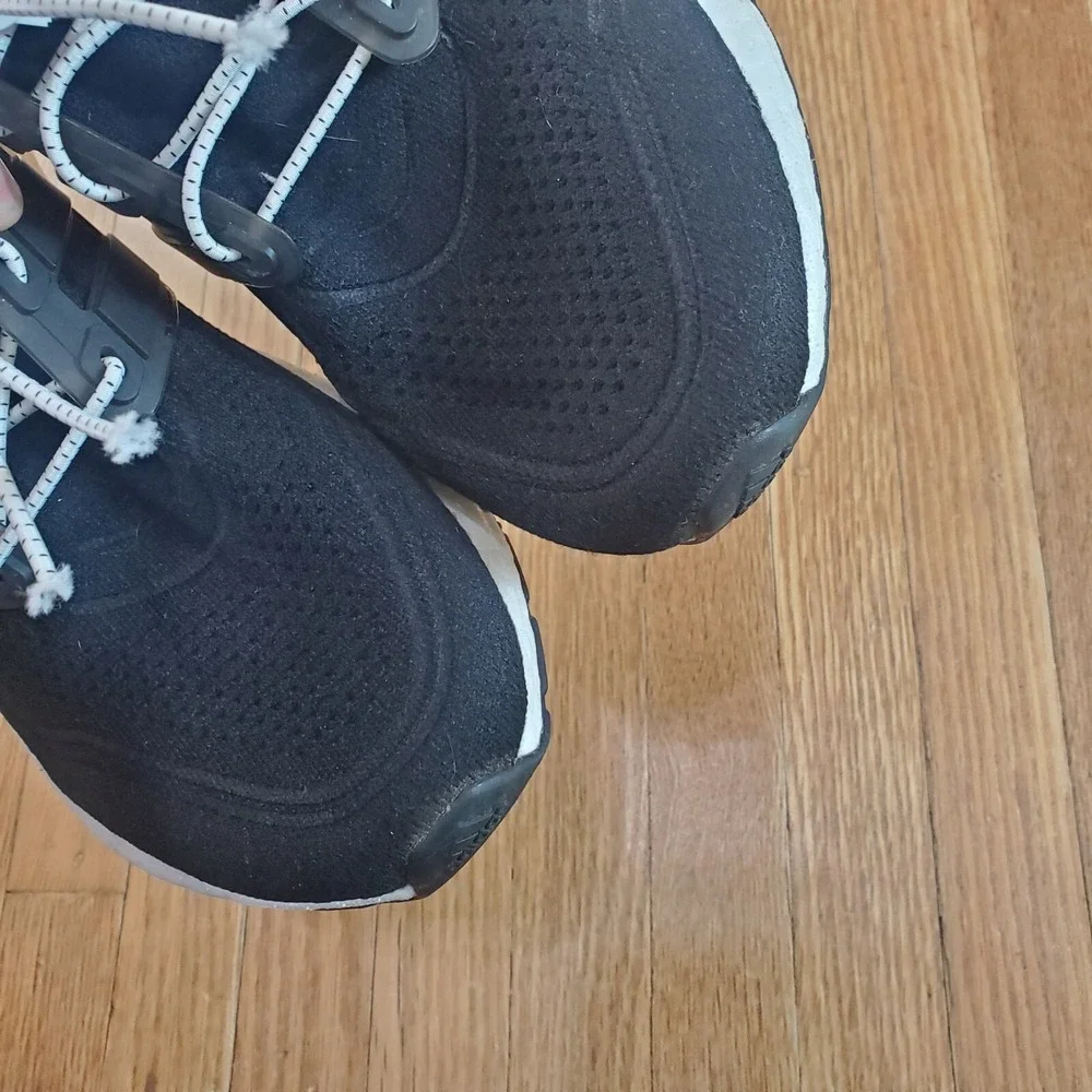 Adidas UltraBoost 21 Womens Shoes Sz 8 Black White Sneakers Running FY0402